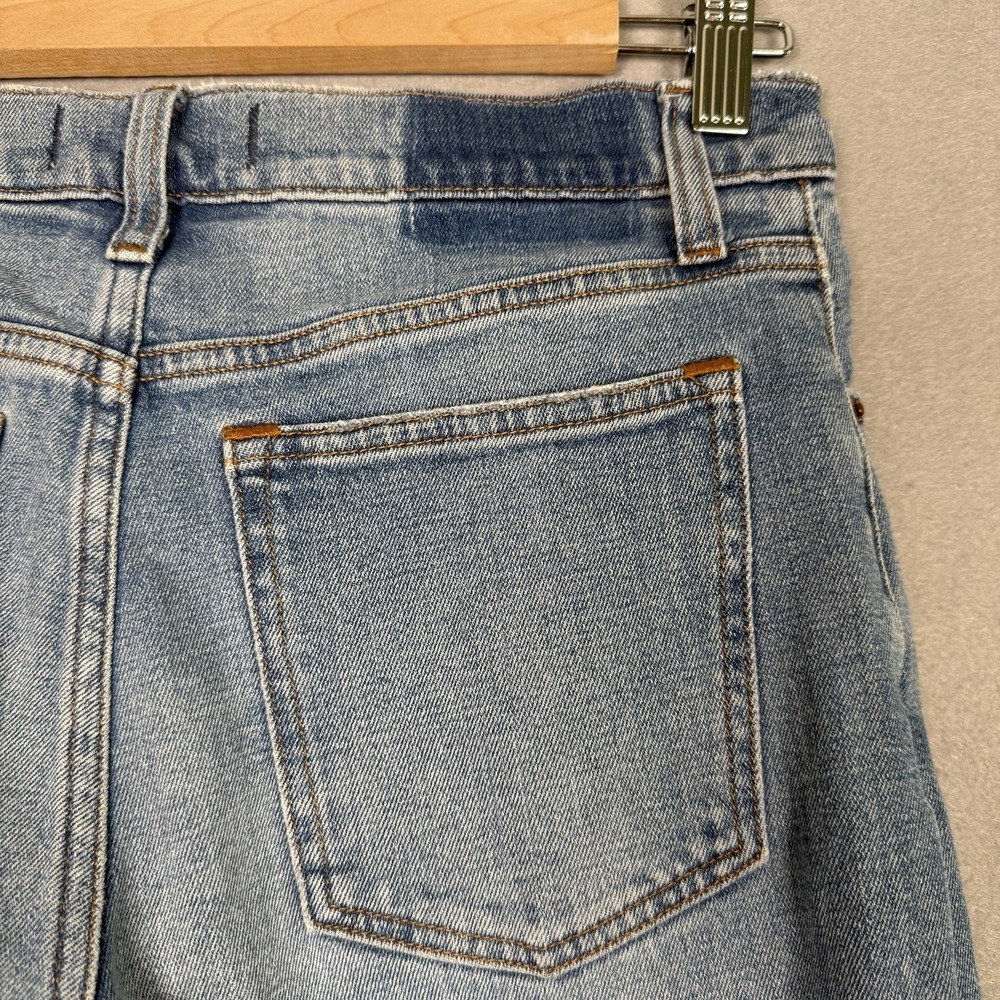Abercrombie & Fitch The Mom High Rise Jeans Straight Leg Light Wash - Picture 13 of 16
